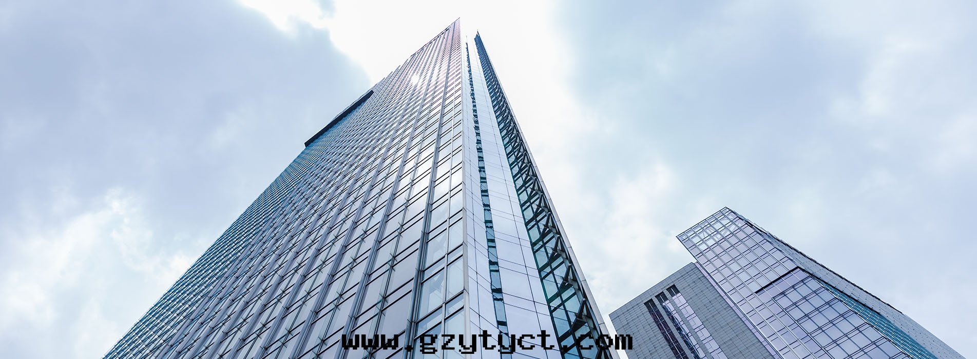 關(guān)于(yú)先旗(qí)